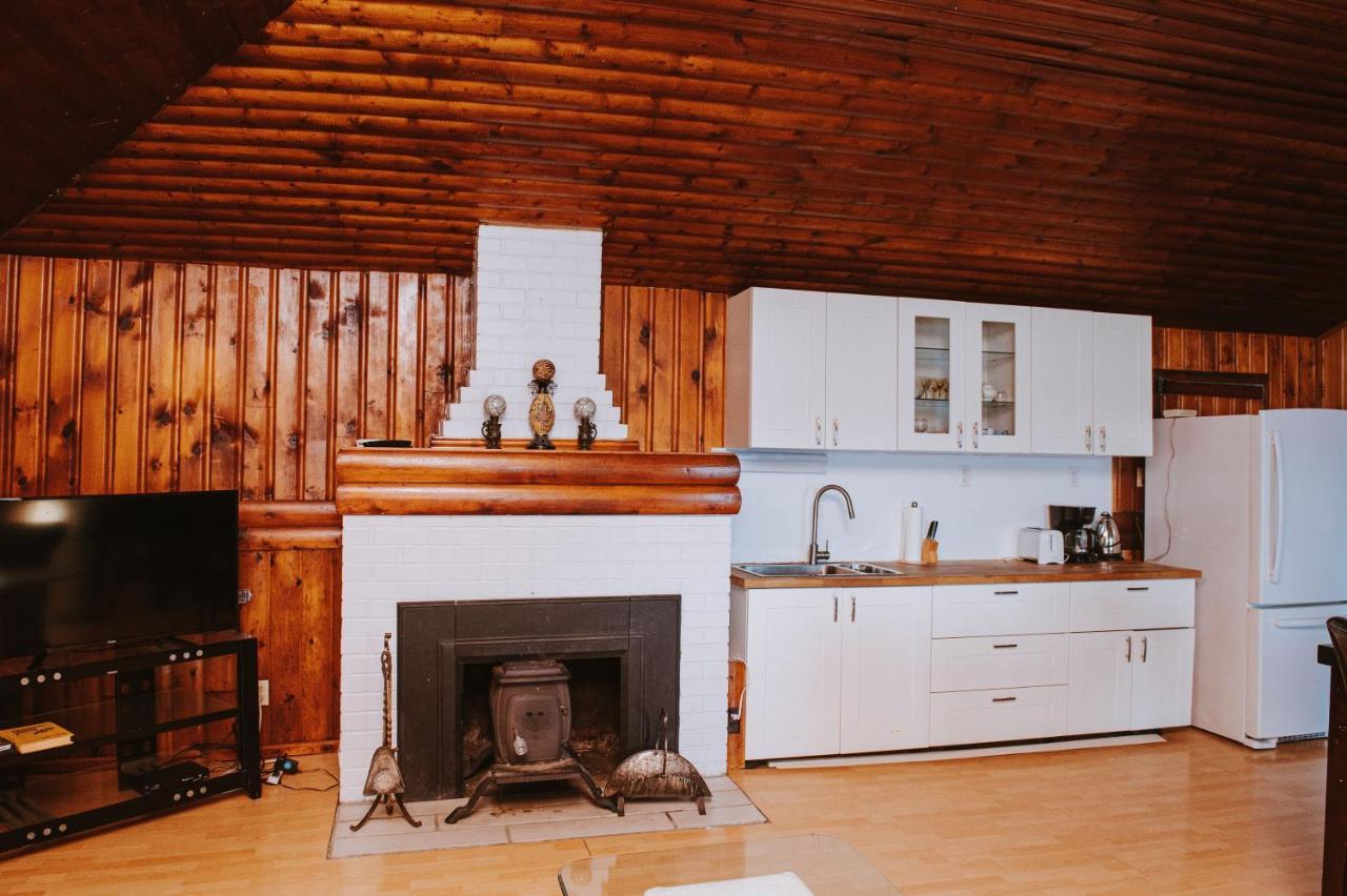 Lang Lake Resort Espanola Bagian luar foto