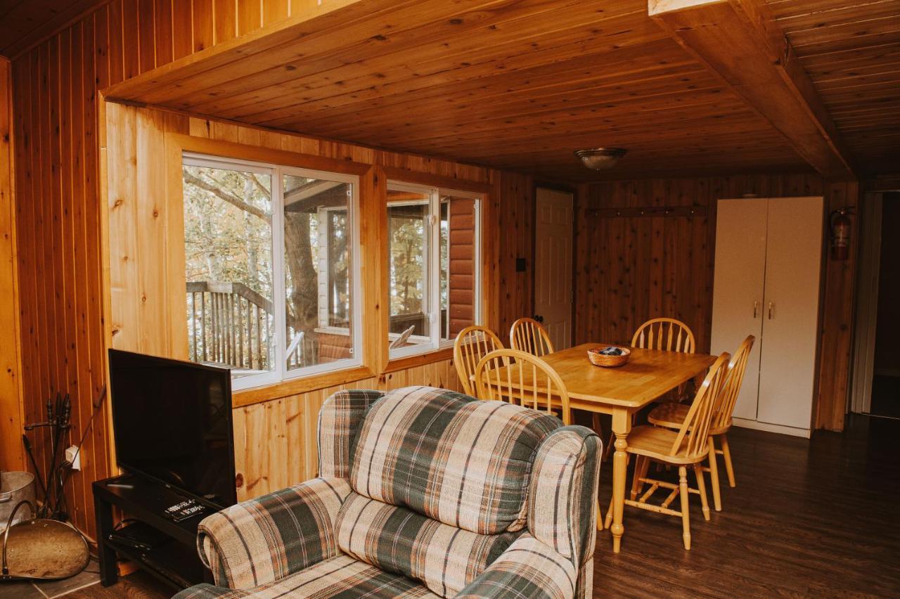 Lang Lake Resort Espanola Bagian luar foto