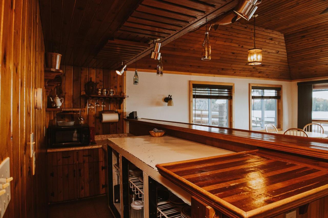 Lang Lake Resort Espanola Bagian luar foto