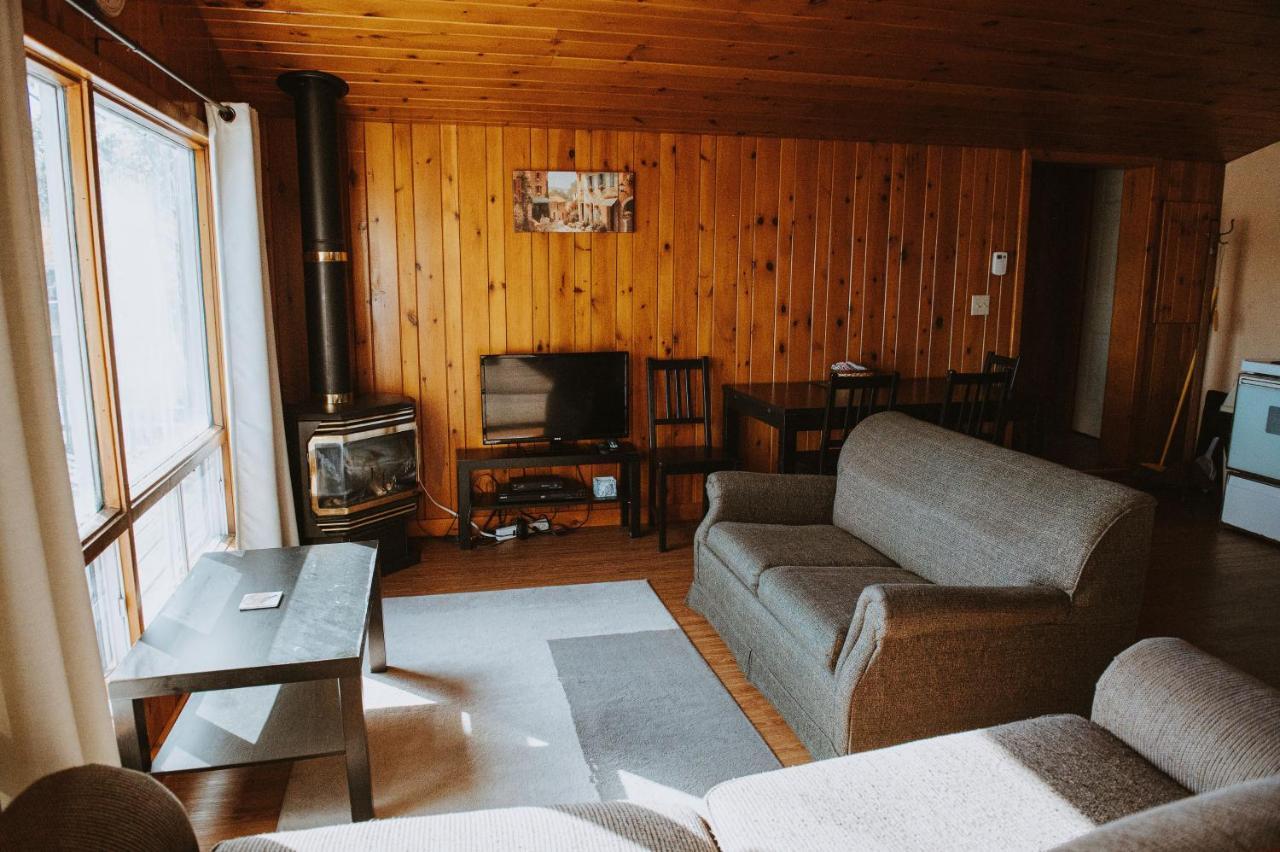 Lang Lake Resort Espanola Bagian luar foto