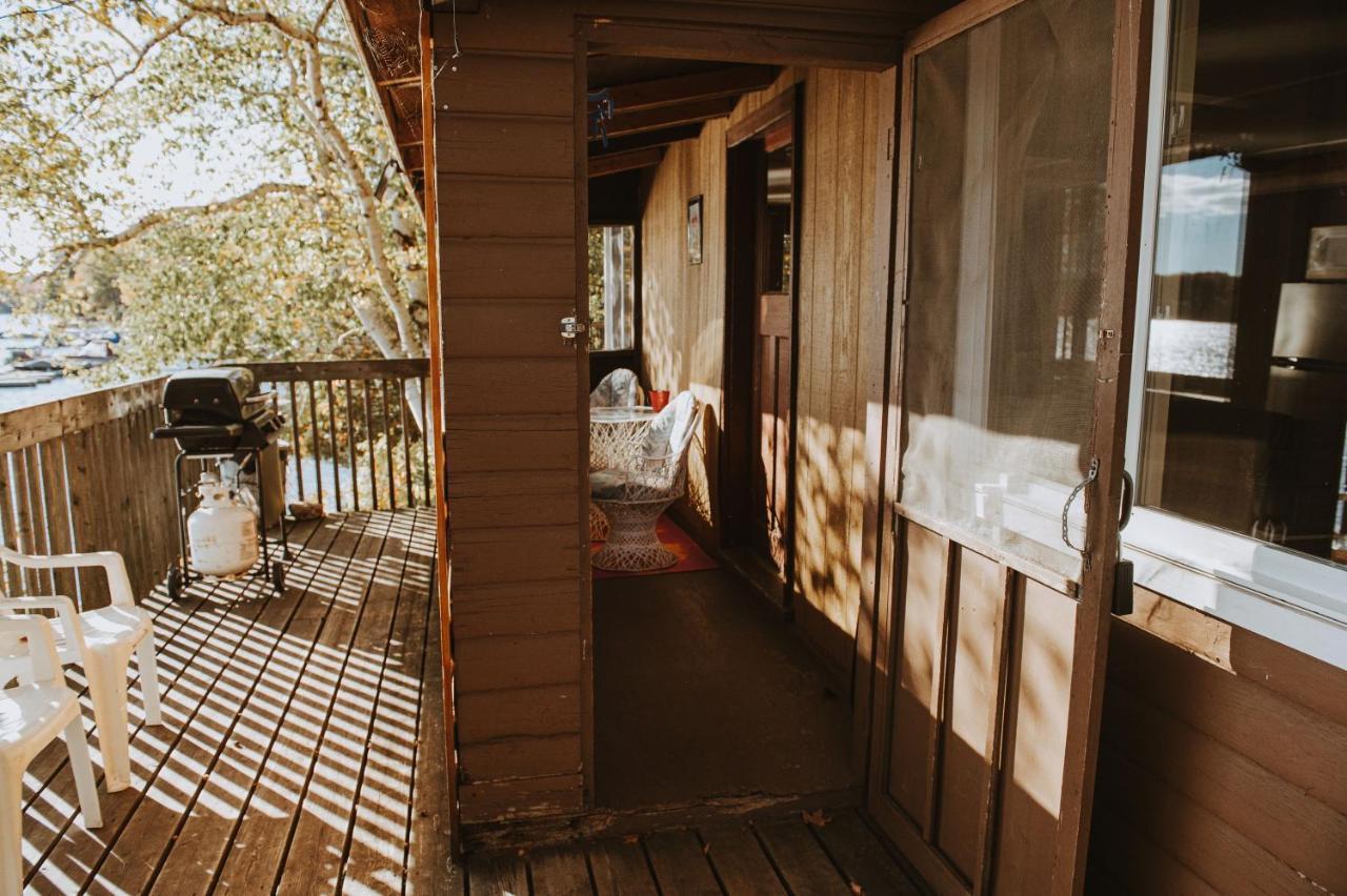 Lang Lake Resort Espanola Bagian luar foto