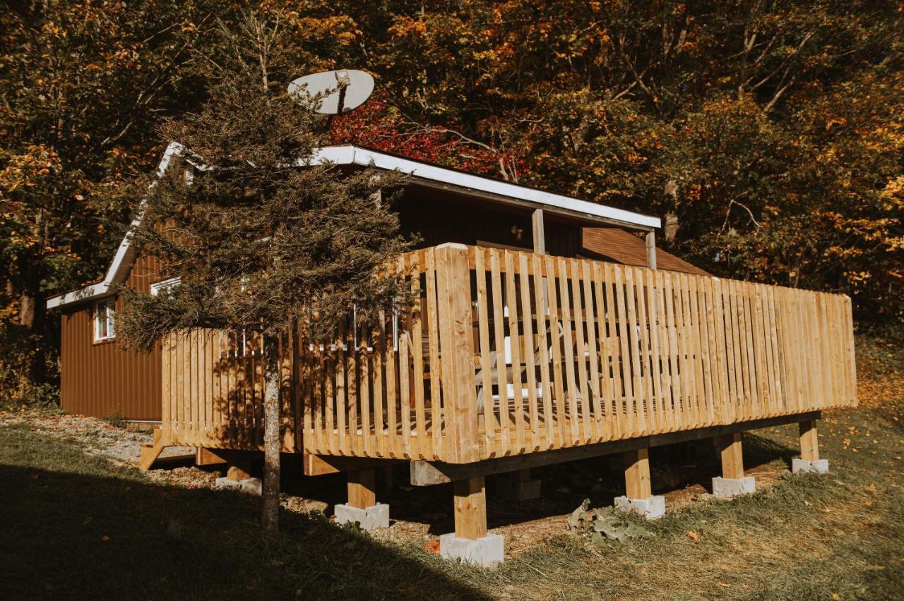 Lang Lake Resort Espanola Bagian luar foto