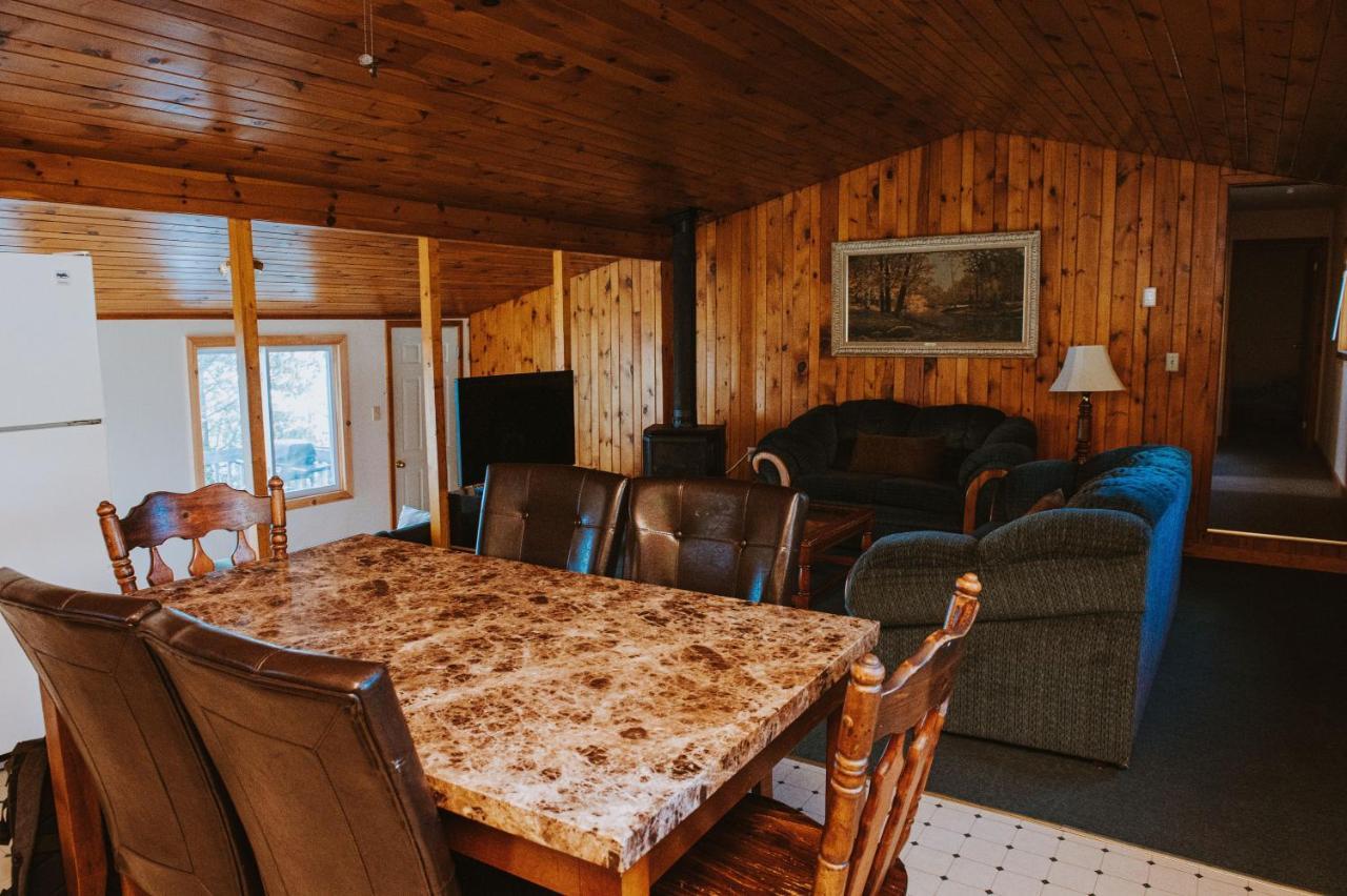Lang Lake Resort Espanola Bagian luar foto