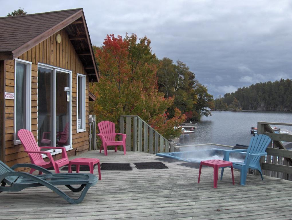 Lang Lake Resort Espanola Bagian luar foto